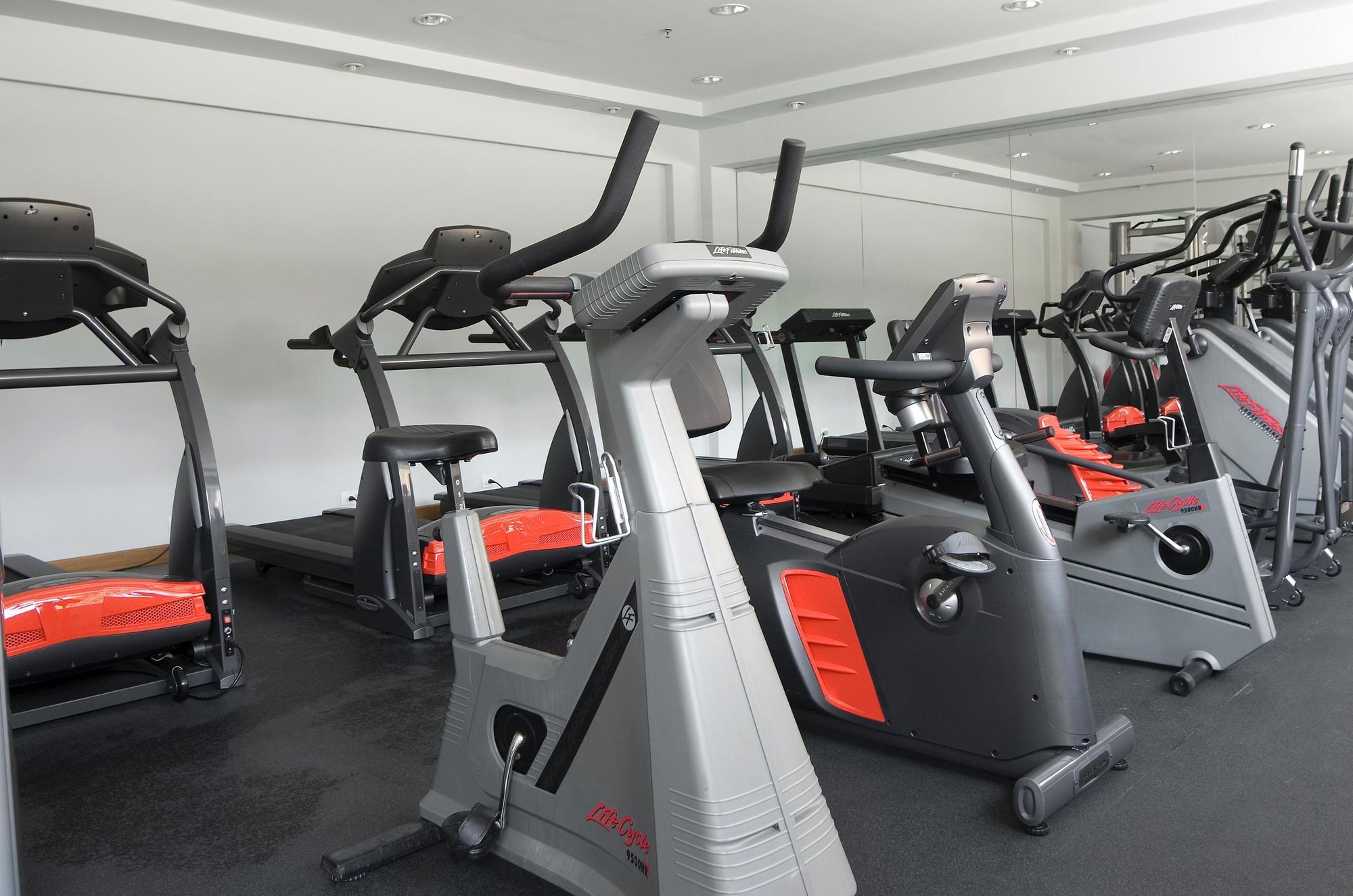 Hotel Transamerica São Paulo Buitenkant foto The gym at the school