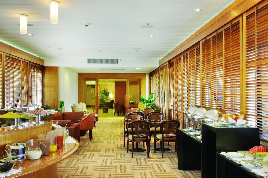 Hotel Transamerica São Paulo Buitenkant foto The lounge at the airport